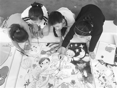 9��8�գ���ʦ������֮�ʣ��ǹ�������ϵͳ�黭���ҽ�У԰��ھ���·Сѧ��������У���С�����ҡ��ǰ������鷨�������ȡ�̯λ��,�ֳ��Ӻ���ī,���˴���,ʡ�ڵ��黭���һ��ԡ�С�����ҡ��ǽ������ֳ�ָ������ѧ���ǡ�����롱�ظ������������������ݳ������������