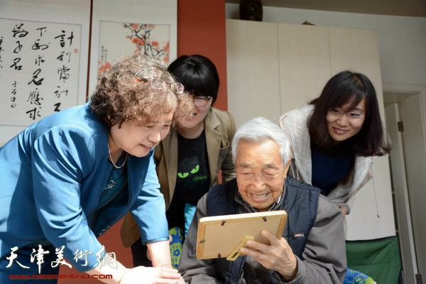 ����2015�����������ѧԺ��ѧ���Ӱ������о����ʦ����һ��