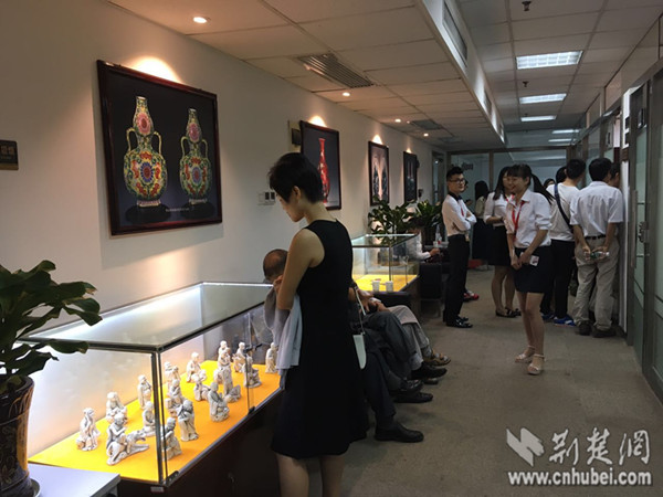 �人40�����Ʒ����������֤�� �����ղؼҹ�Ħ����