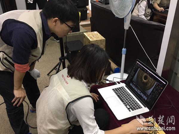 �人40�����Ʒ����������֤�� �����ղؼҹ�Ħ����