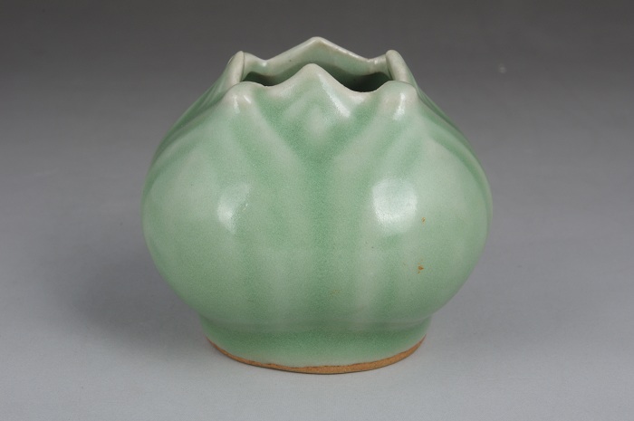 元以前 龙泉青釉水盂 7月23晟永拍卖瓷器专场 元以前 龙泉青釉水盂 7月23晟永拍卖瓷器专场