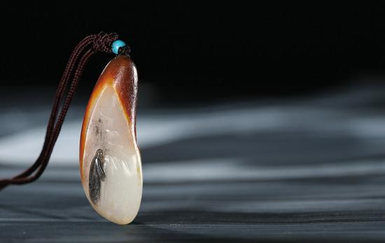 LOT1103 �ſ�ɽ �����������ʵ��Ҽ�

����5.0��1.8��1.2cm 16g