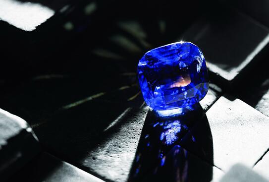 ����ʯ �ߴ磺13.18��12.43��8.61mm ������14.14ct ��ɫ����ɫ ���ͣ������������� ���أ�˹������