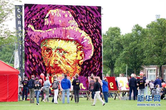 7��30�գ�һ���ι����ں�����ķ˹�ص�����ݹ㳡�������ʻ���ɵ���߻��� 7��29�����������������������125��������ա��ڰ�ķ˹�ص�����ݹ㳡��������5�����ʻ�������һ����8�׵�������Լ�����λ������ʦ���»��緢 ����ά櫡������׶� �� �»���