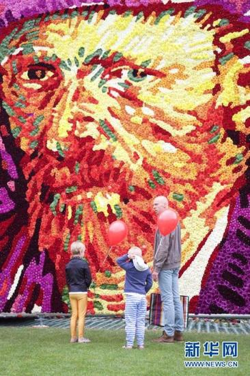 7��30�գ�һ���ι����ں�����ķ˹�ص�����ݹ㳡�������ʻ���ɵ���߻��� 7��29�����������������������125��������ա��ڰ�ķ˹�ص�����ݹ㳡��������5�����ʻ�������һ����8�׵�������Լ�����λ������ʦ���»��緢 ����ά櫡������׶� �� �»���