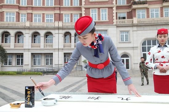 �ս㡰���ˡ���Ů�����鷨��Χ���߿��ֵ��ٿ����Ķ�