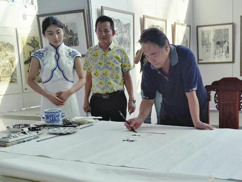 书画形象大使畅谈济南艺博会 “一届比一届好”