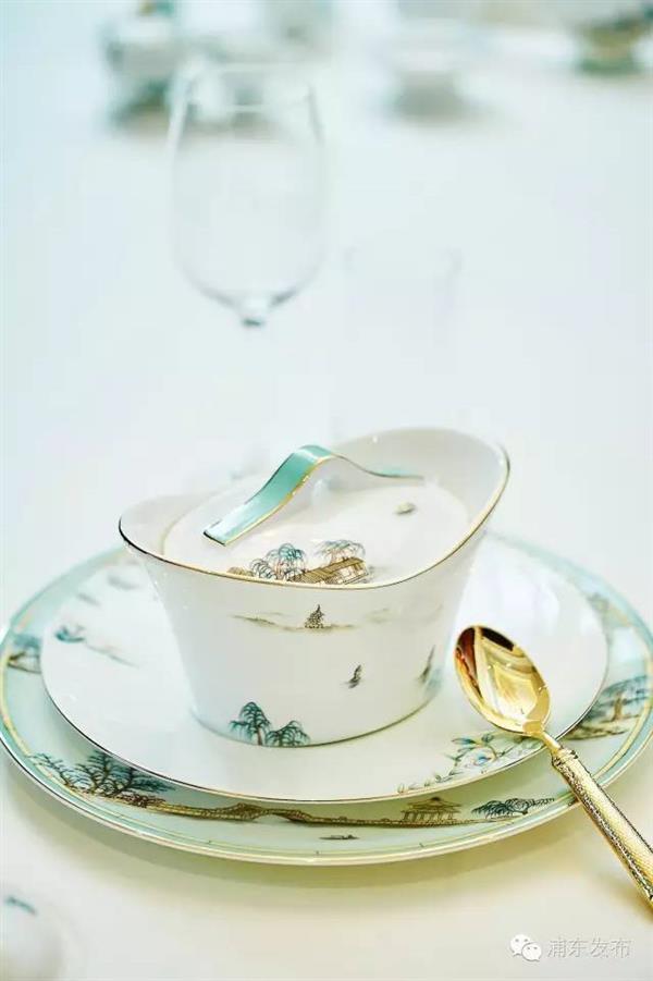 G20国宴餐具精美绝伦:最顶级瓷器工艺