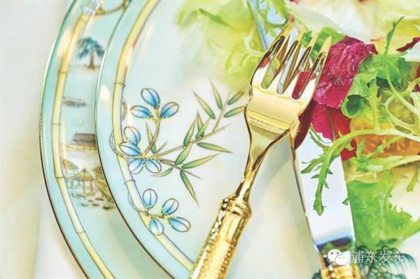 G20国宴餐具精美绝伦:最顶级瓷器工艺