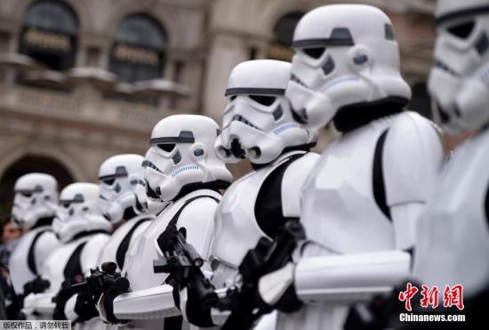 5��3�գ���ս��˿����������������ף�����ս�ա���Ӱ�������ս��ϵ����һ�侭��̨�ʣ���May the force be with you��������May the Fourth be with you��������������5��4�ձ���˿��Ϊ�������ս�ա���