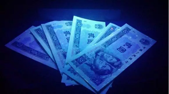 ������ղؾ���Ҫ��������ˮӡ���İ���ӫ�⡱ 