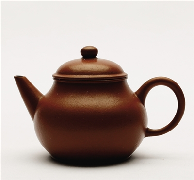 ˮƽ�� �˺����������Ƴɣ����ͼ�ΪС�ɿɰ������������Σ�Բ����������ֱ���죬����Ȧ�㣬ѹ����ť����������������������ͦ��͡�ˮƽ���ĺ���������������ϸ���ȣ�������ˮ�б���ƽ�⣬�佲���Ĺ��պ����ܵĽṹ����Ҫ�������߾߱��߳��ļ��պ����Ĺ������˺�����ϸ��ɫ���ി������߾�����ʵ���ԣ�Ϊ�˾��۴�ʦ������Ʒ��ʵΪˮƽ����֮��Ʒ��