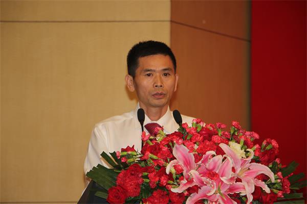 中国珠宝玉石原石交易平台慈善之夜举行