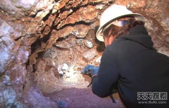 ���ӵ�ɽ�������ػ�ʯ�������������ɵ��