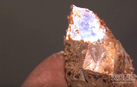 ���ӵ�ɽ�������ػ�ʯ�������������ɵ��