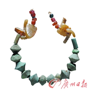 ս������