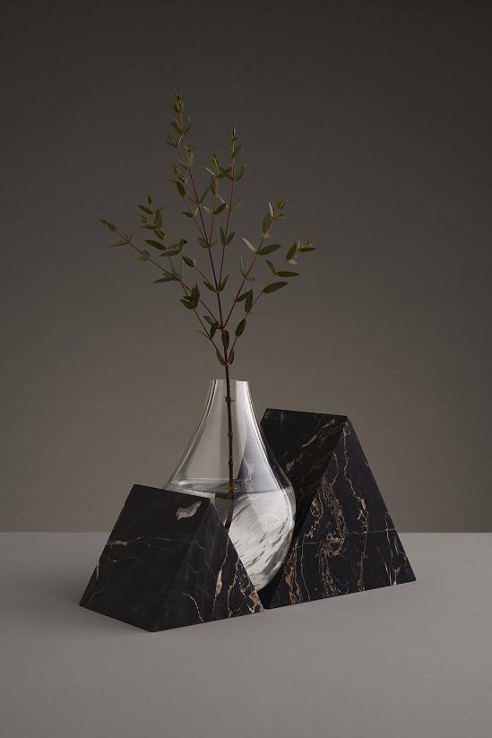 Indefinite Vases 09