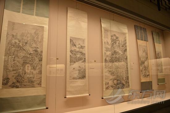 ͼΪ�����������������������չ�����������Ϻ�����ݿ�Ļ��ȫ��չƷ��44�����ף������������Ʒ32�����ף���