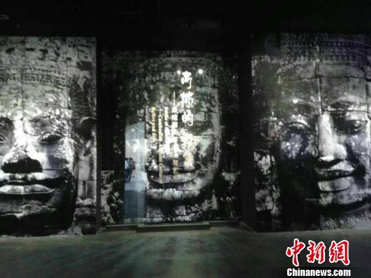 �����޵�΢Ц������կ��������������� ���� ���� ��