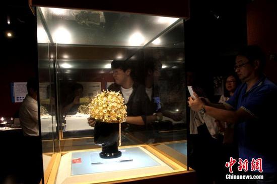 �����������￼���о�����������ƽ�ƣ���쾵������������Ϊֹ���ֵ�����ʱ�ڵȼ���ߵĹڡ��޼��� ��