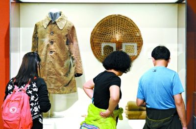 ���죬�ι������ڶ�������ѩɽ���ݵ�ʱ���Ĵ��ºʹ��Ķ��ҡ�